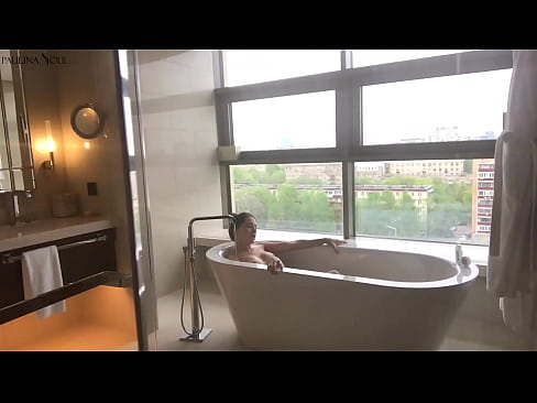 ❤️ Kæmpe babe ondt i sin fisse på badeværelset ️ Super sex at da.ixiporn.ru ️❤