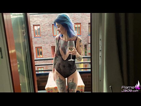 ❤️ Kæmpe pige suger med en sut og knepper lidenskabeligt under åben himmel ️ Super sex at da.ixiporn.ru ️❤